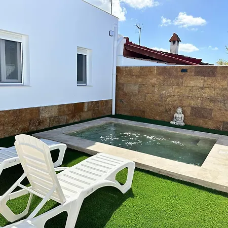 Ref P1. 2 Con Piscina Privada.