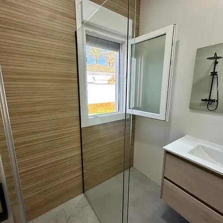 Ref P1. 2 Con Piscina Privada. Holiday home Chiclana de la Frontera