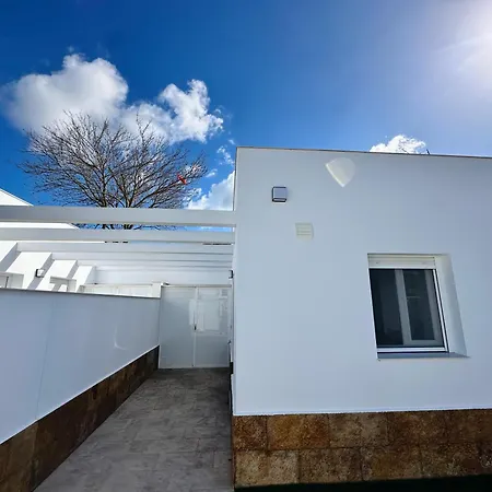 Ref P1. 2 Con Piscina Privada.