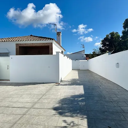 Holiday home Ref P1. 2 Con Piscina Privada. Chiclana de la Frontera